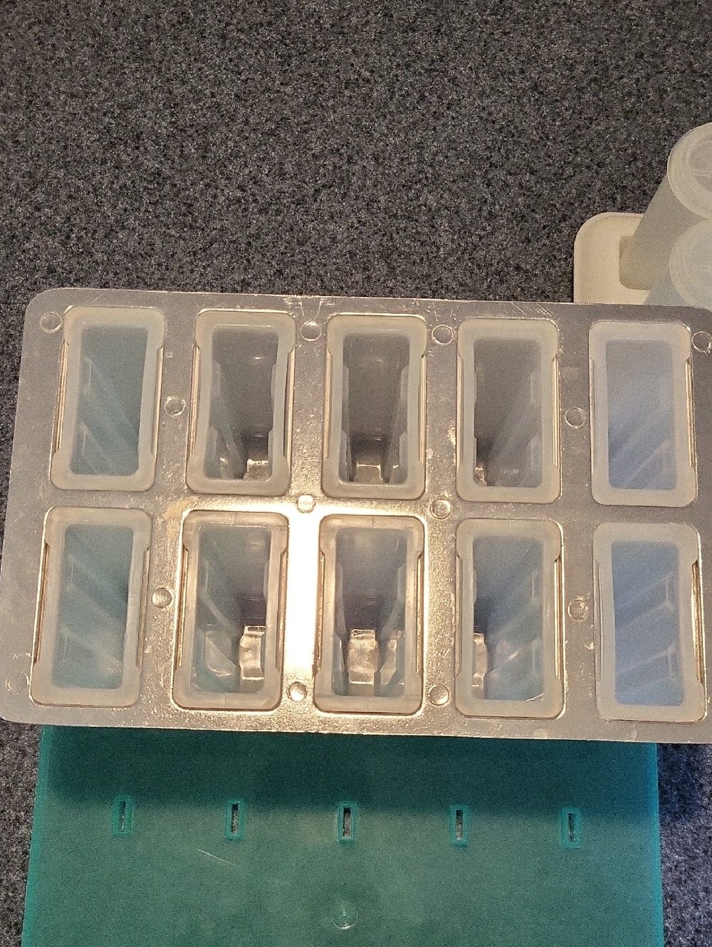 Popsicle Making Containers - Picture 4 of 5
